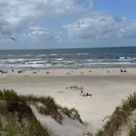 2 Person In Strand-by Traum